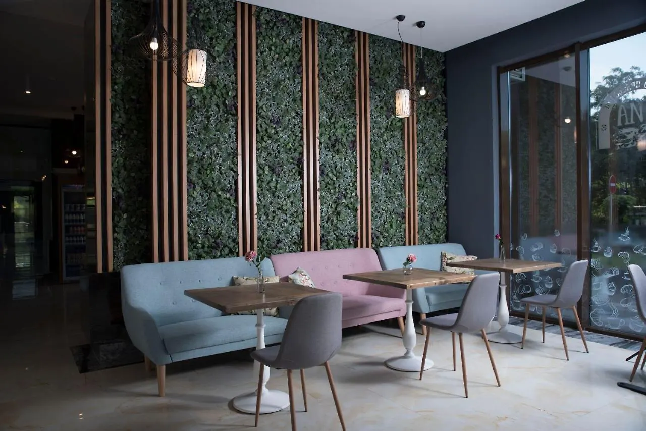 Burgas Residence 402 0*,